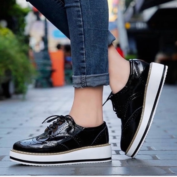 Black Patent Leather Wingtip Oxford Shoes - 7M - Picture 3 of 12